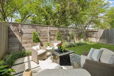 $652,000 | 1747 Ojeman Point Lane, Houston, TX 77055