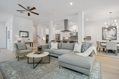 $652,000 | 1747 Ojeman Point Lane, Houston, TX 77055