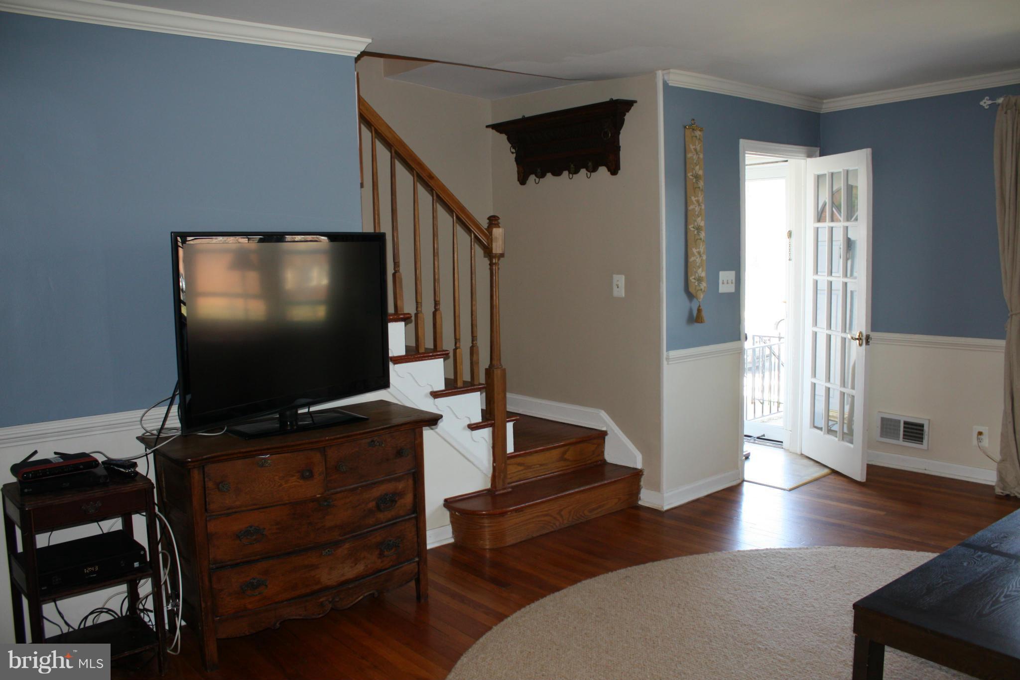 1732 Aberdeen Road Baltimore, MD 21286 - Photo 6 of 26 Living Room