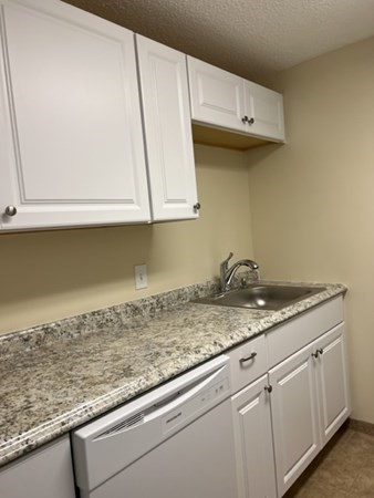 740 Farm Road, Unit 110 Marlborough, MA 01752 - Photo 5 of 20 Gallery Image 5