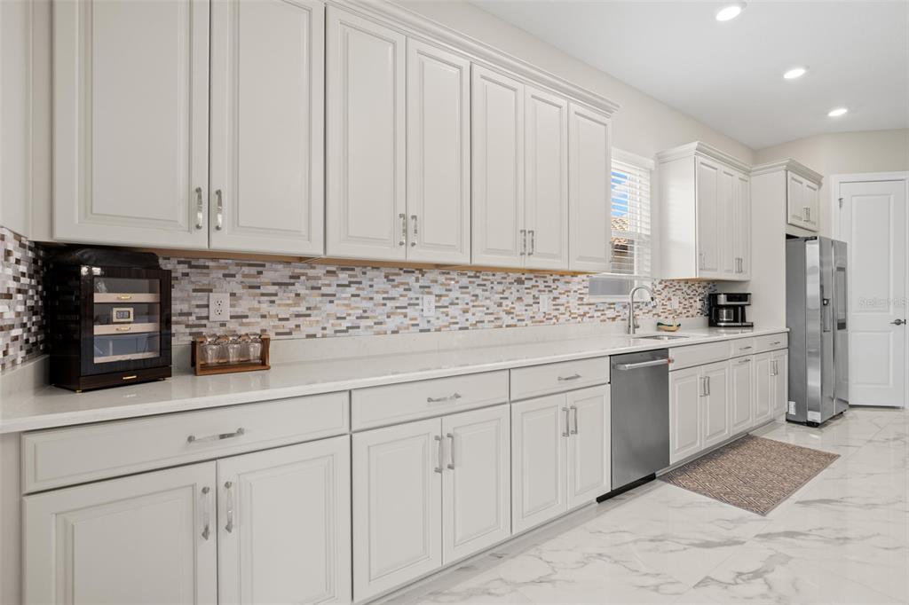 4727 Freccia Loop Wesley Chapel, FL 33543 - Photo 15 of 49