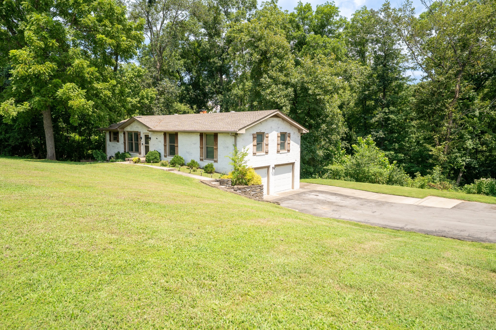 980 Vanderbilt Road Mount Juliet, TN 37122 - Photo 1 of 30 Gallery Image 1