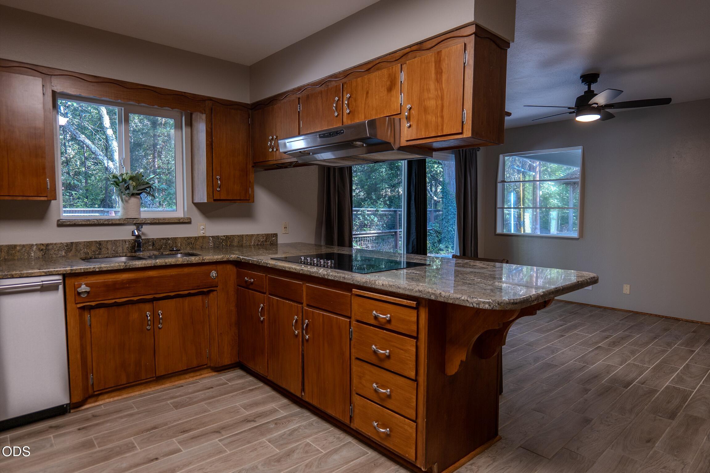 2750 Granite Hill Road Grants Pass, OR 97526 - Photo 13 of 47