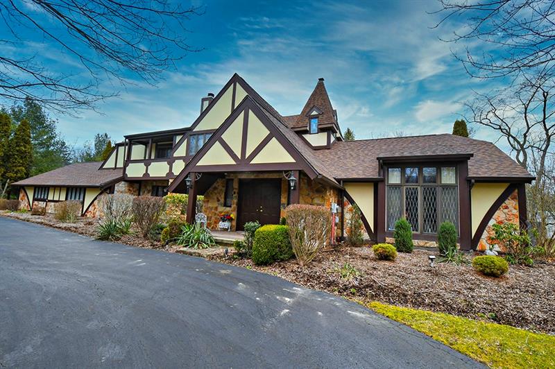 507 Myoma Road Mars, PA 16046 - Photo 3 of 25 This home will not disappoint! Come on in! *(Also, check out the Video Tour included in this listing!!!)