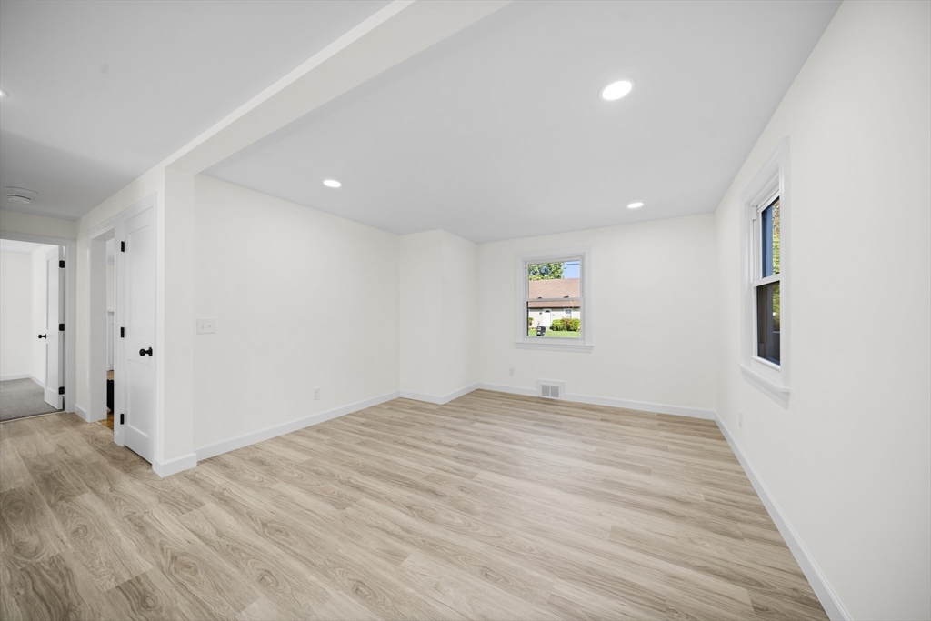 6 Sparrow Drive Springfield, MA 01119 - Photo 12 of 42 Gallery Image 12