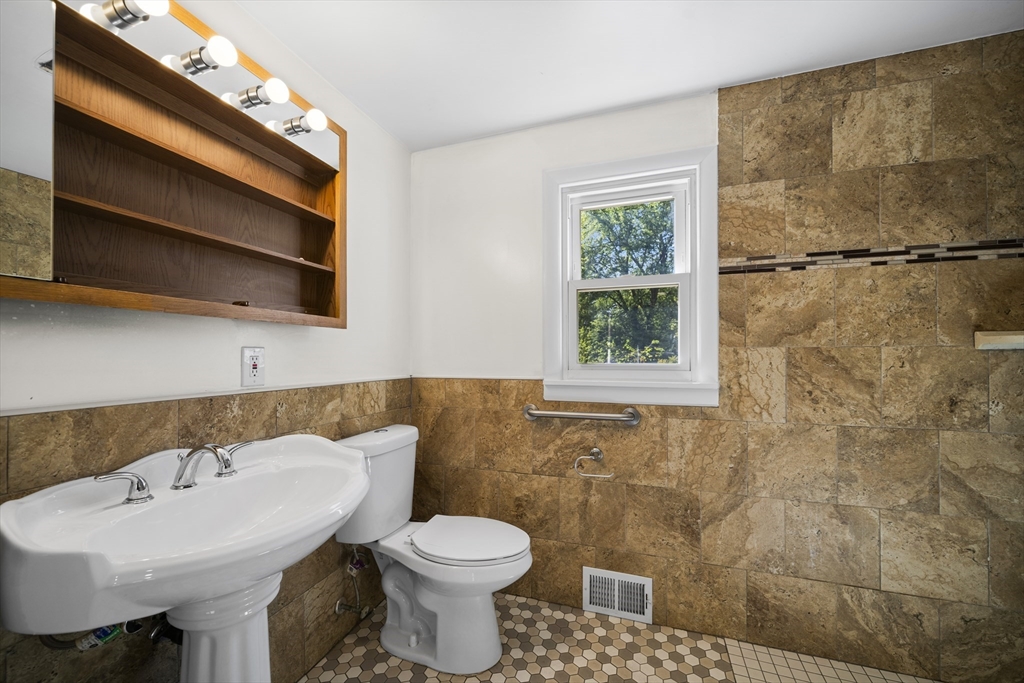 6 Sparrow Drive Springfield, MA 01119 - Photo 16 of 42 Gallery Image 16