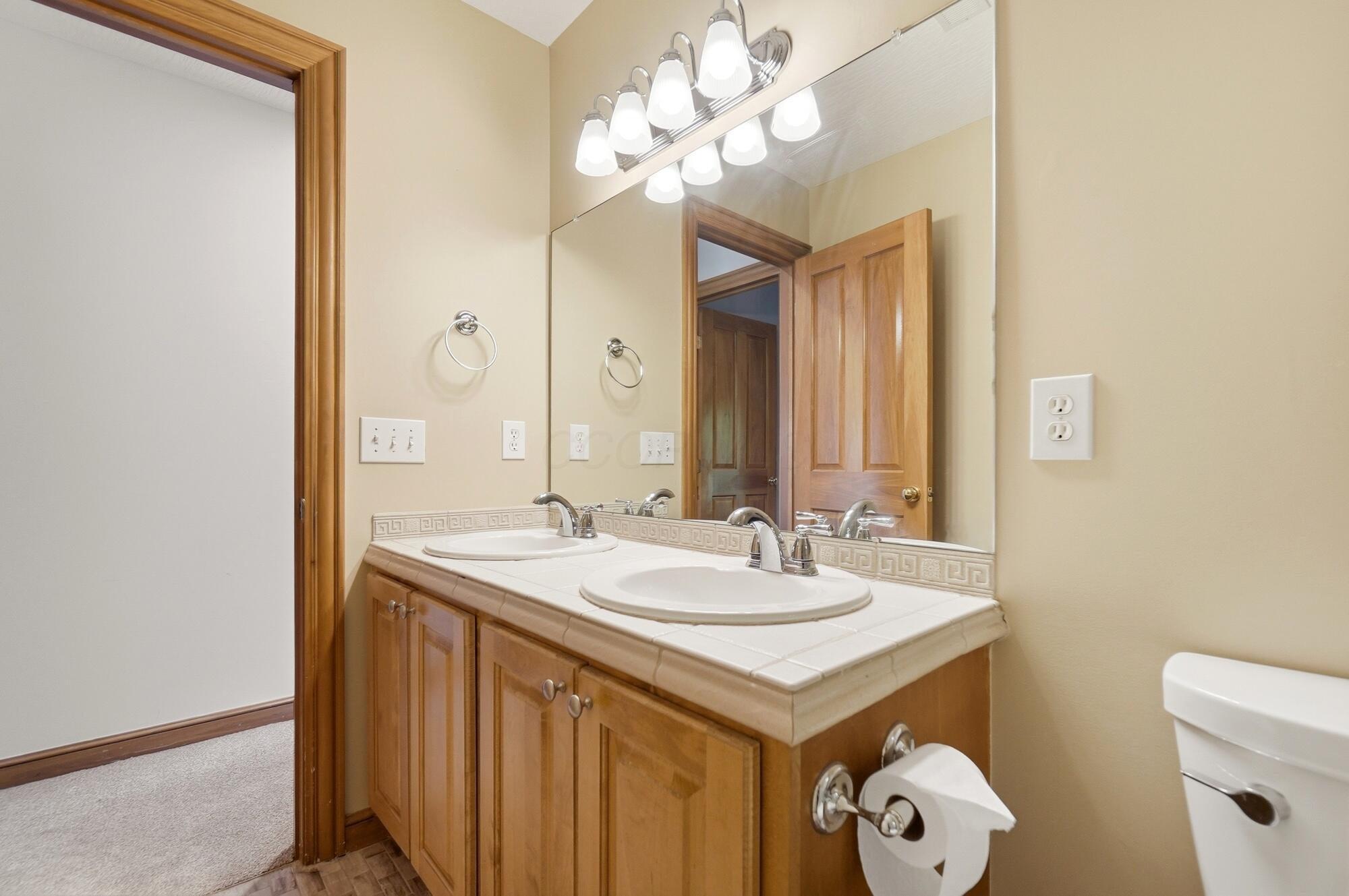 5585 Ketch Street Lewis Center, OH 43035 - Photo 75 of 129 75_074