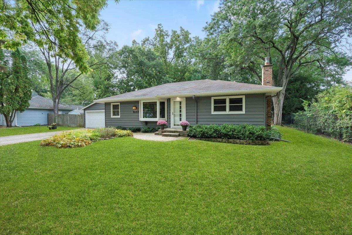 5133 Tomahawk Trail Madison, WI 53705 - Photo 2 of 54