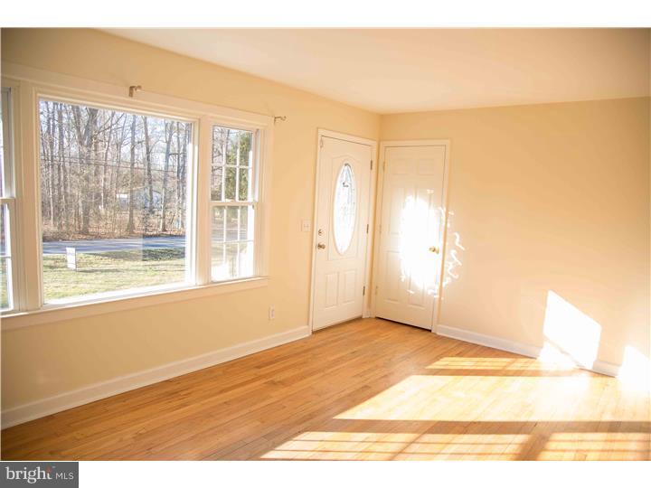 126 Maidstone Branch Road Dover, DE 19904 - Photo 3 of 17 Living Room