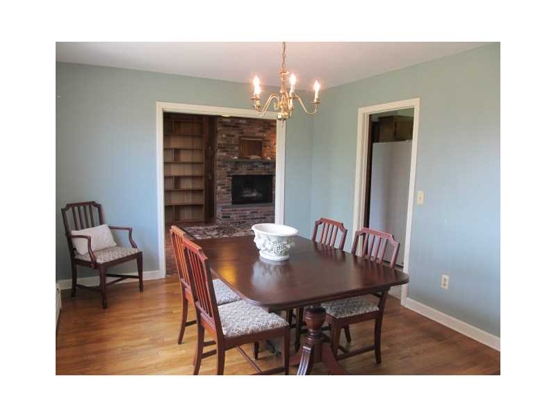 110 Robin Road Portsmouth, RI 02871 - Photo 5 of 25 Dining Room.