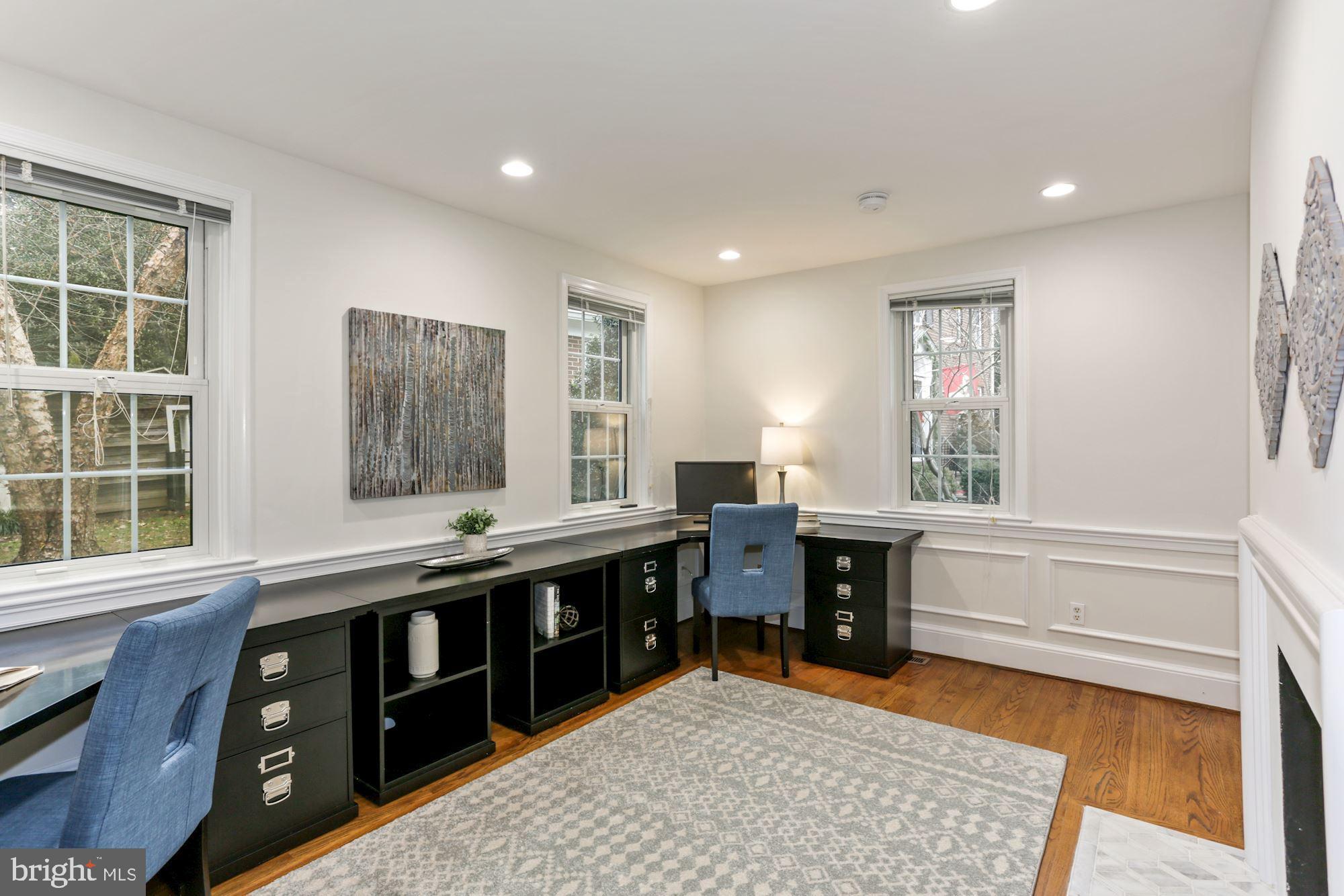 1331 19th Road South Arlington, VA 22202 - Photo 19 of 48 Office/den on main level with gas fireplace!