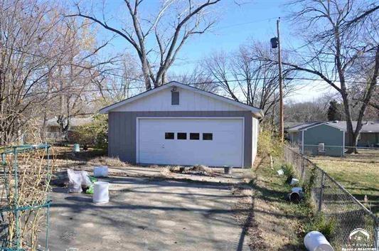 2020 Hillview Road Lawrence, KS 66046 - Photo 2 of 2