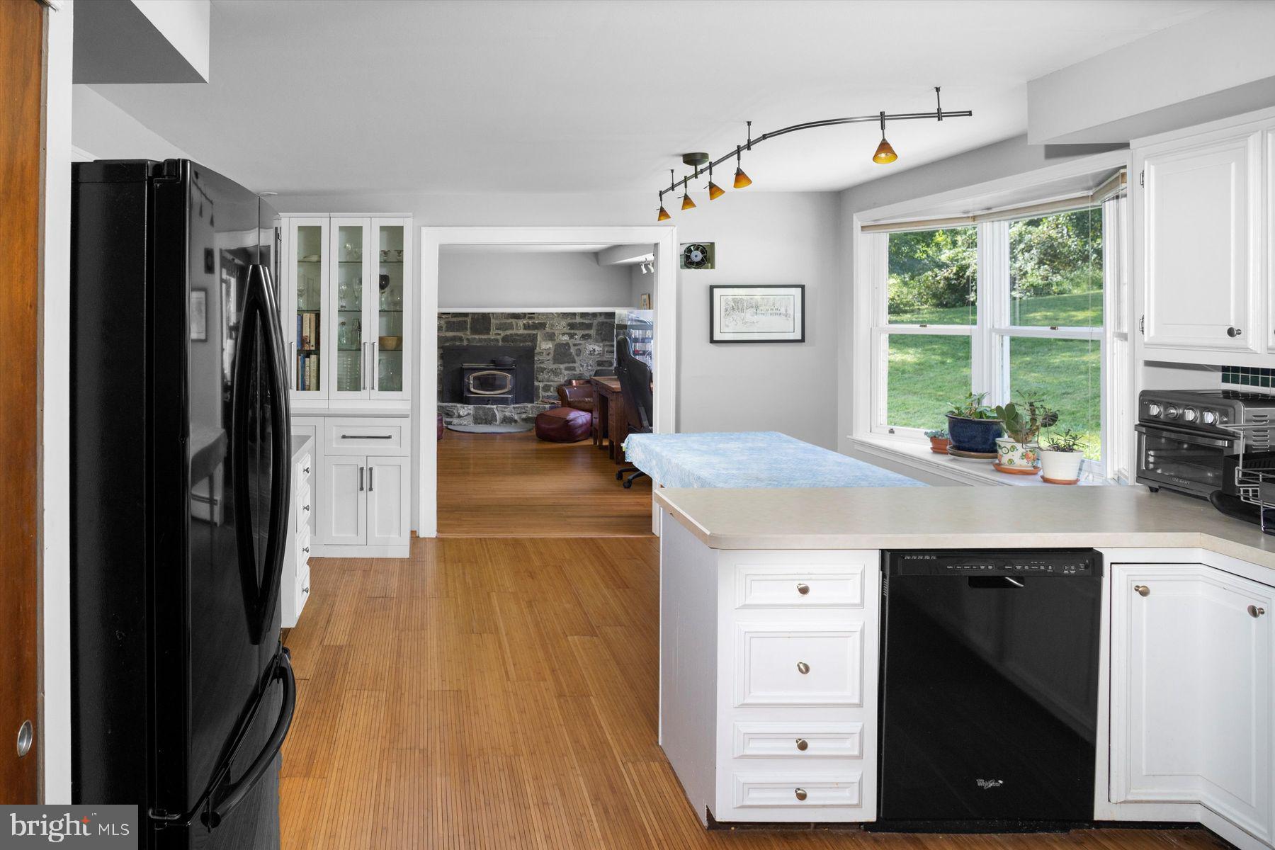 5645 Ridgeview Drive Doylestown, PA 18902 - Photo 9 of 24 Gallery Image 9