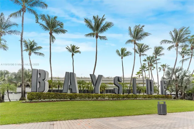 $7,000 | 398 Northeast 5th Street, Unit 1801, Miami, FL 33132