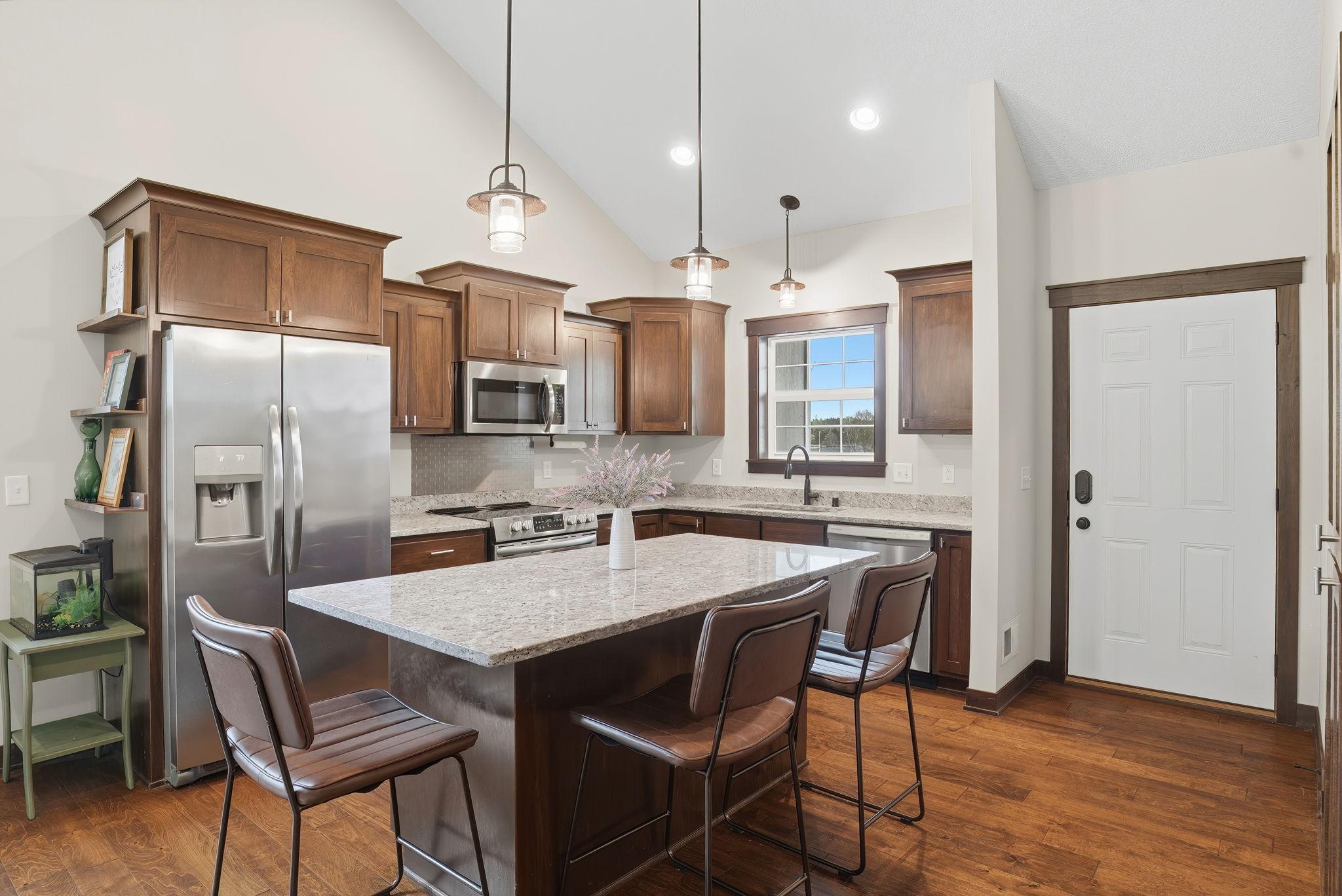 9112 Hamlet Avenue South Cottage Grove, MN 55016 - Photo 5 of 37