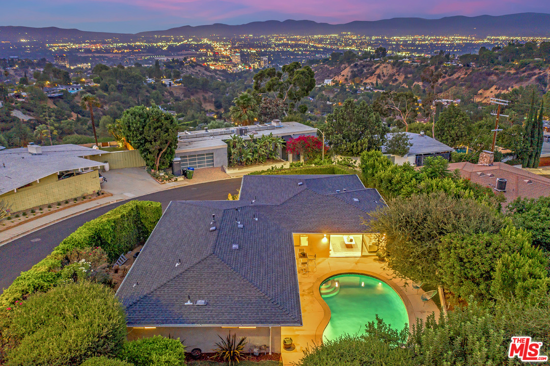 15414 Longbow Drive Sherman Oaks, CA 91403 - Photo 2 of 37