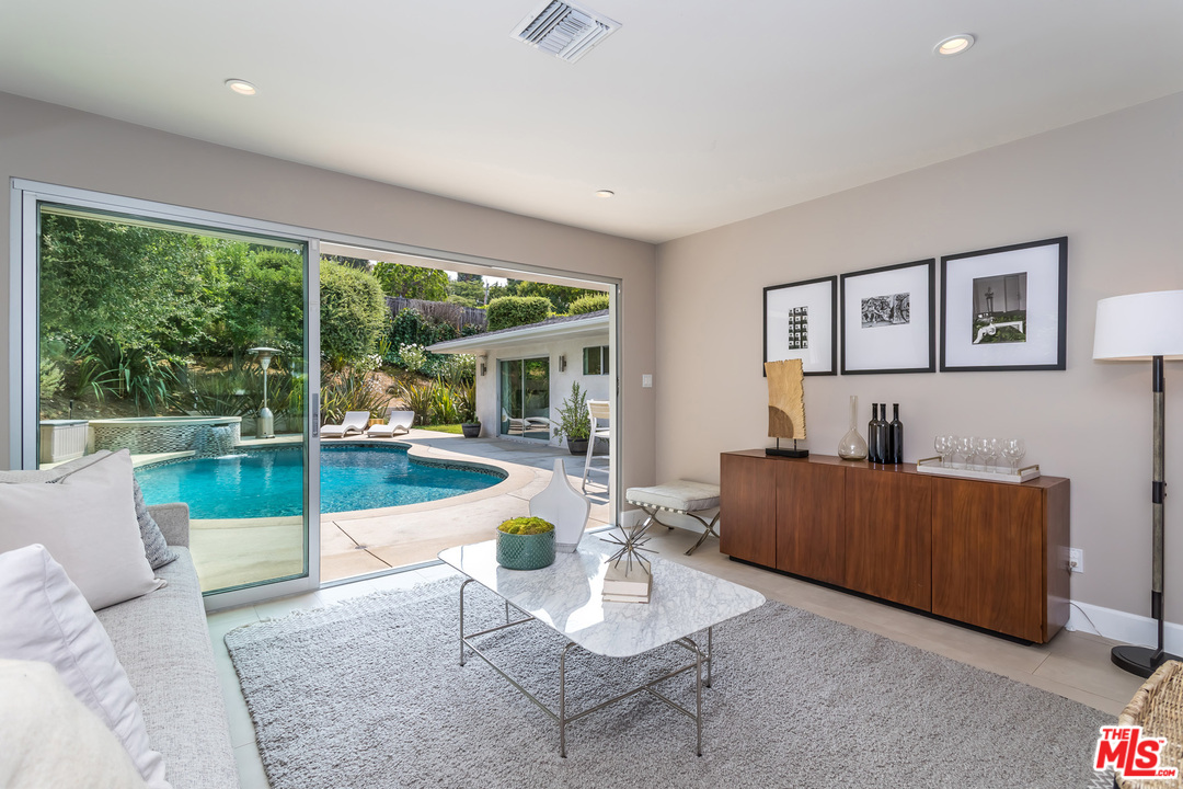 15414 Longbow Drive Sherman Oaks, CA 91403 - Photo 13 of 37