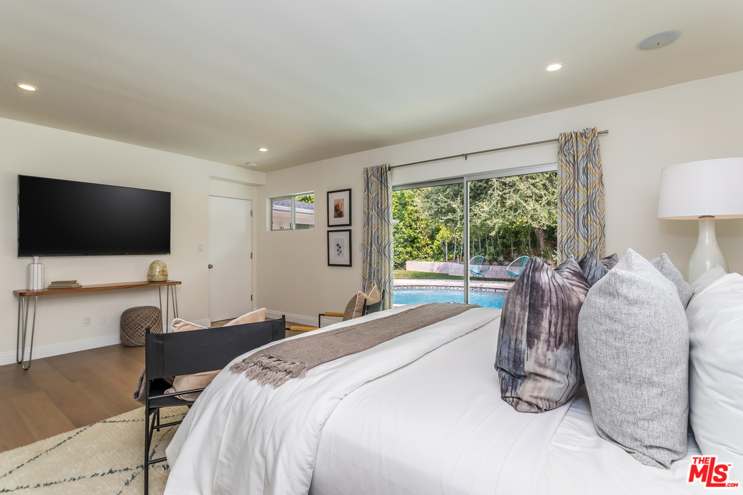 15414 Longbow Drive Sherman Oaks, CA 91403 - Photo 22 of 37