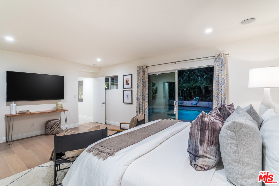 15414 Longbow Drive Sherman Oaks, CA 91403 - Photo 23 of 37