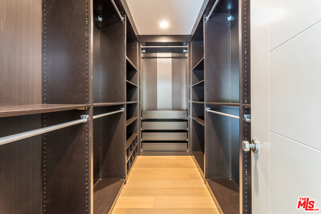 15414 Longbow Drive Sherman Oaks, CA 91403 - Photo 26 of 37