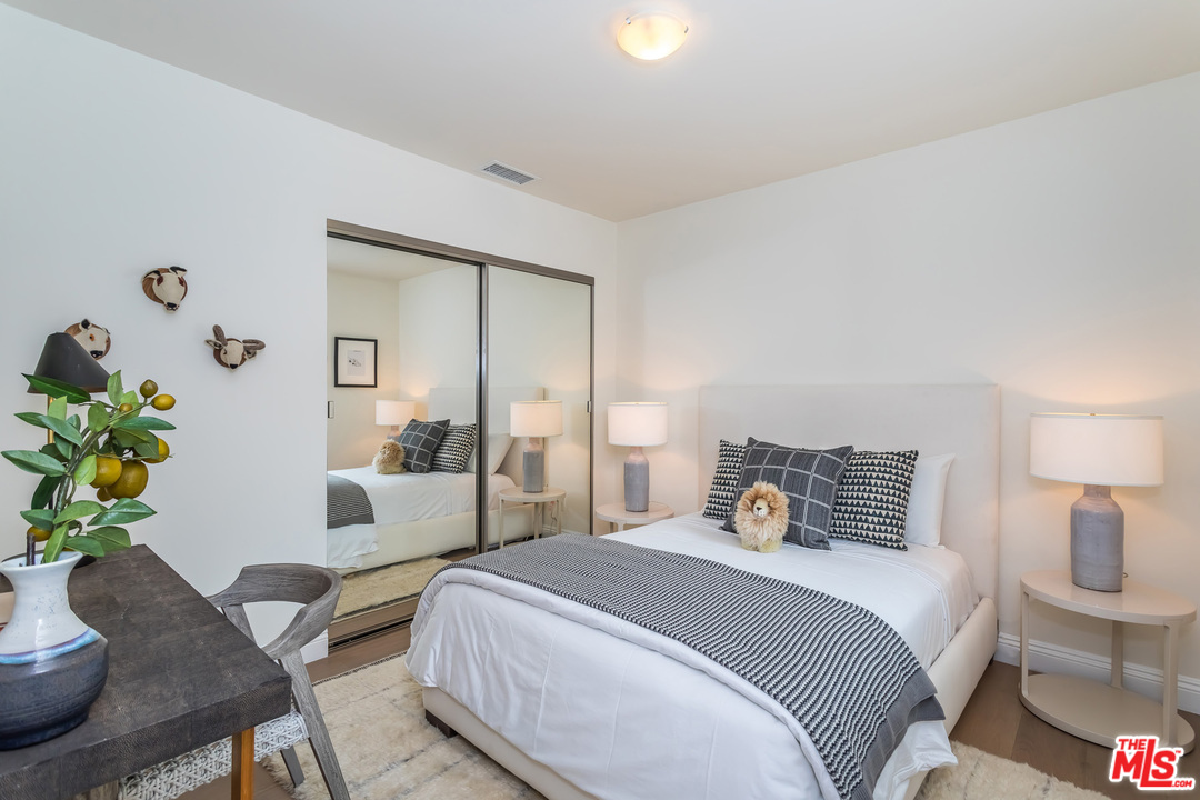 15414 Longbow Drive Sherman Oaks, CA 91403 - Photo 27 of 37