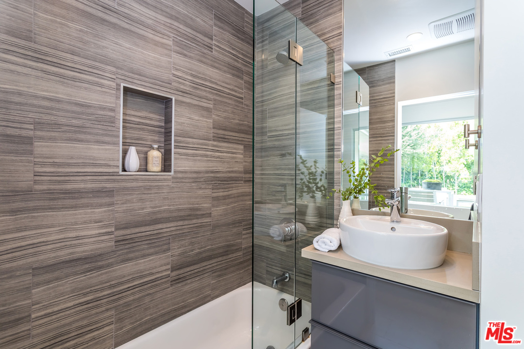 15414 Longbow Drive Sherman Oaks, CA 91403 - Photo 28 of 37