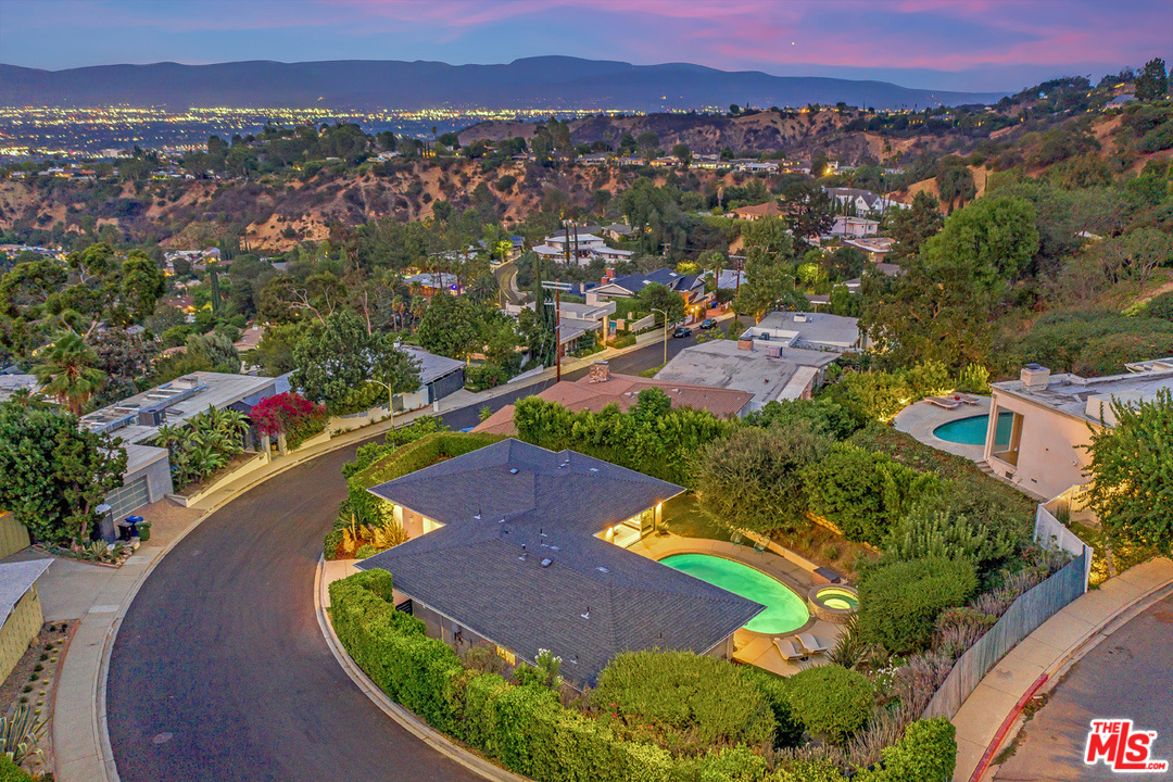 15414 Longbow Drive Sherman Oaks, CA 91403 - Photo 36 of 37