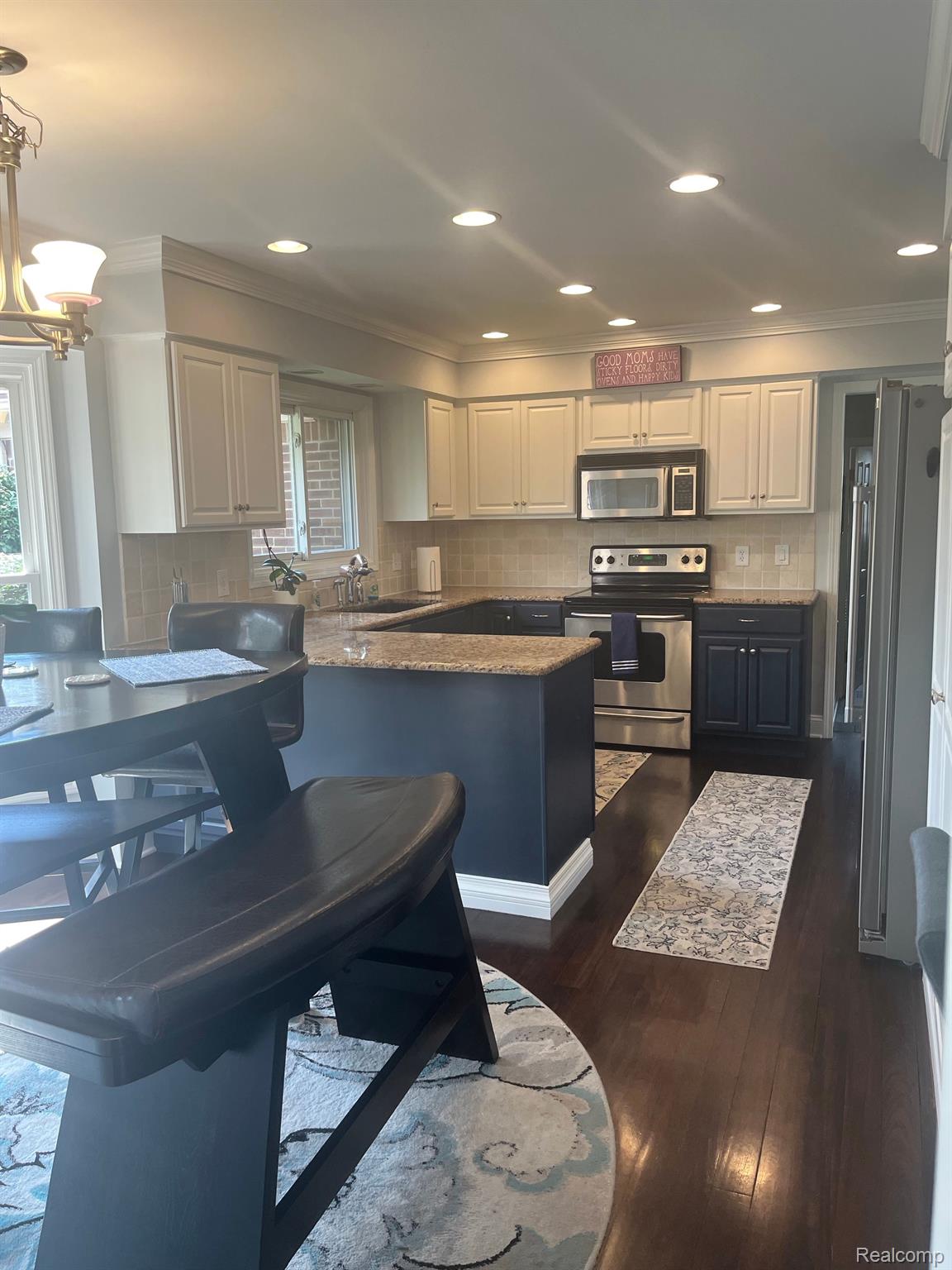 35128 Banbury Road Livonia, MI 48152 - Photo 13 of 41 Gallery Image 13