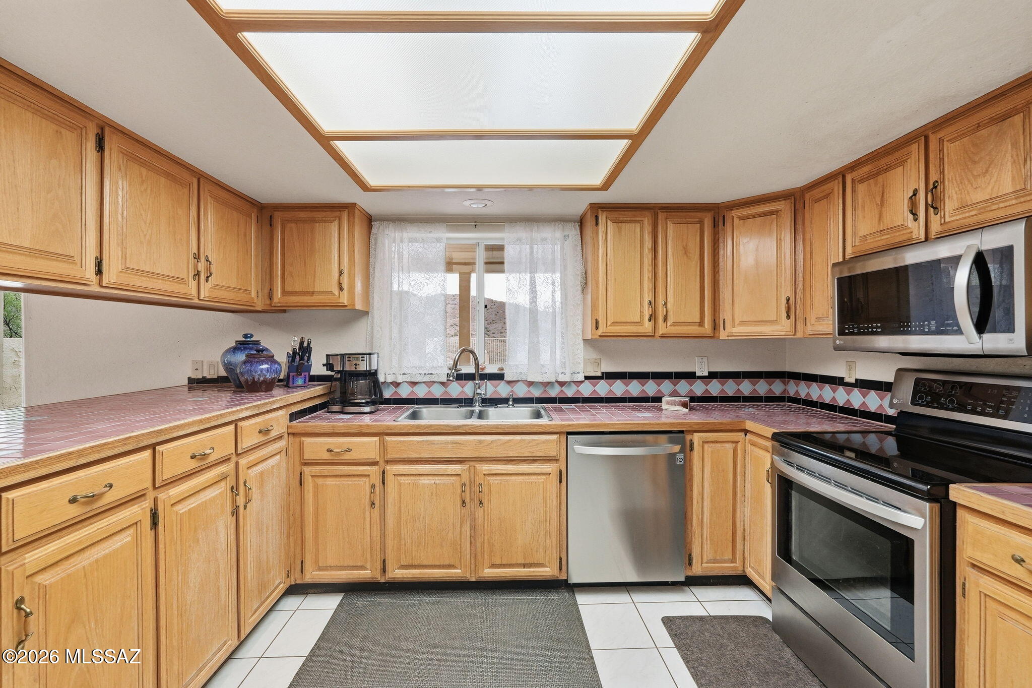 428 Camino Canoa Rio Rico, AZ 85648 - Photo 5 of 43 Kitchen
