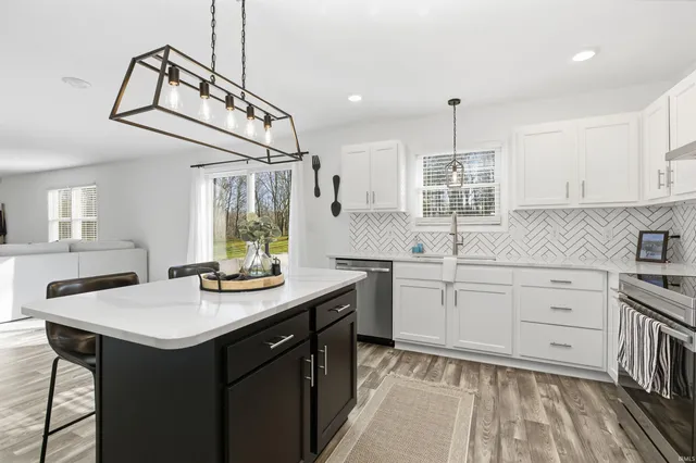 $450,000 | 182 White Point, Bedford, IN 47421