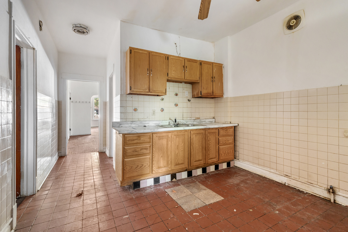 1907 West Irving Park Road Chicago, IL 60613 - Photo 6 of 26