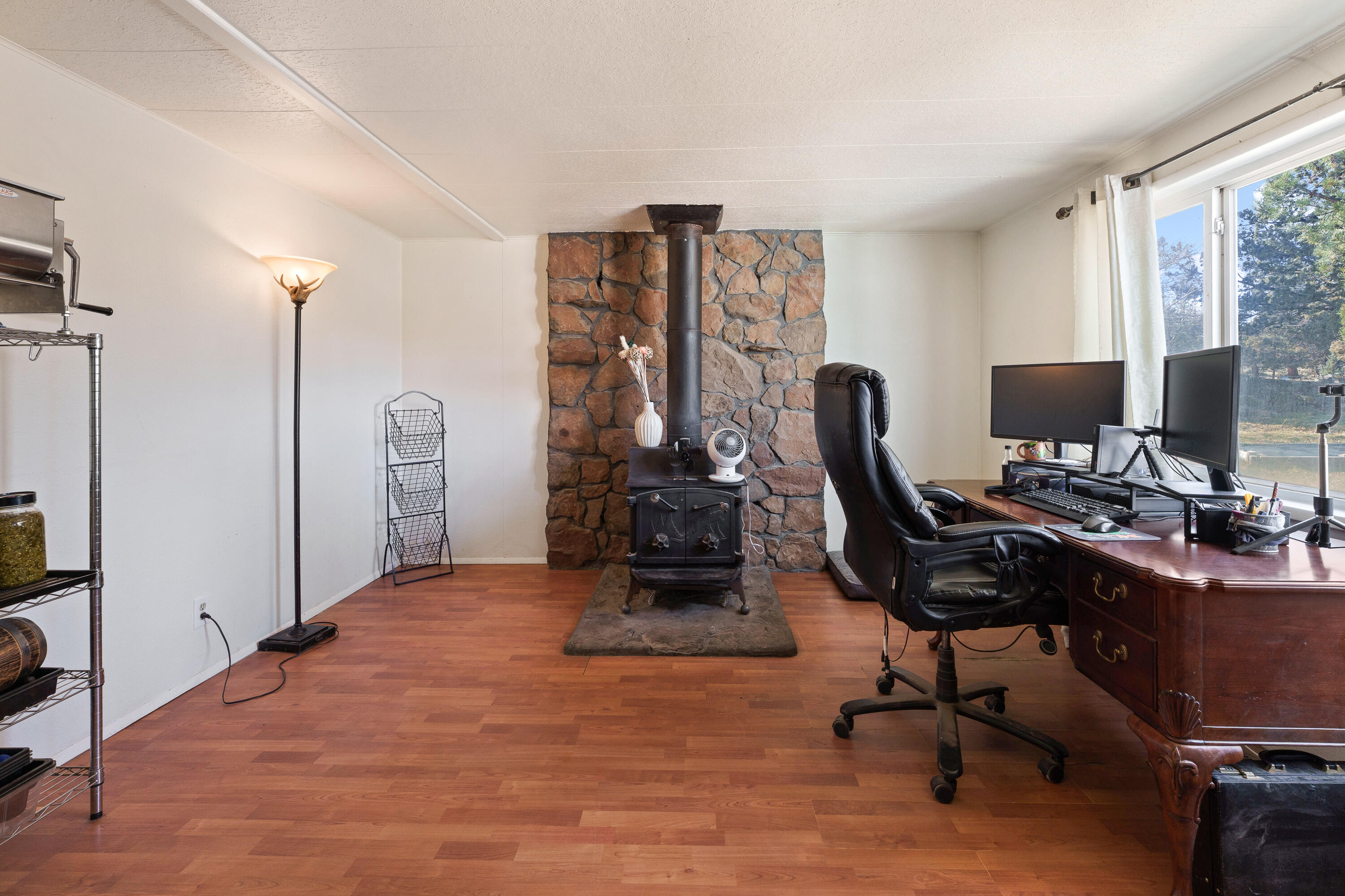 64904 Rimrock Drive Bend, OR 97703 - Photo 9 of 44