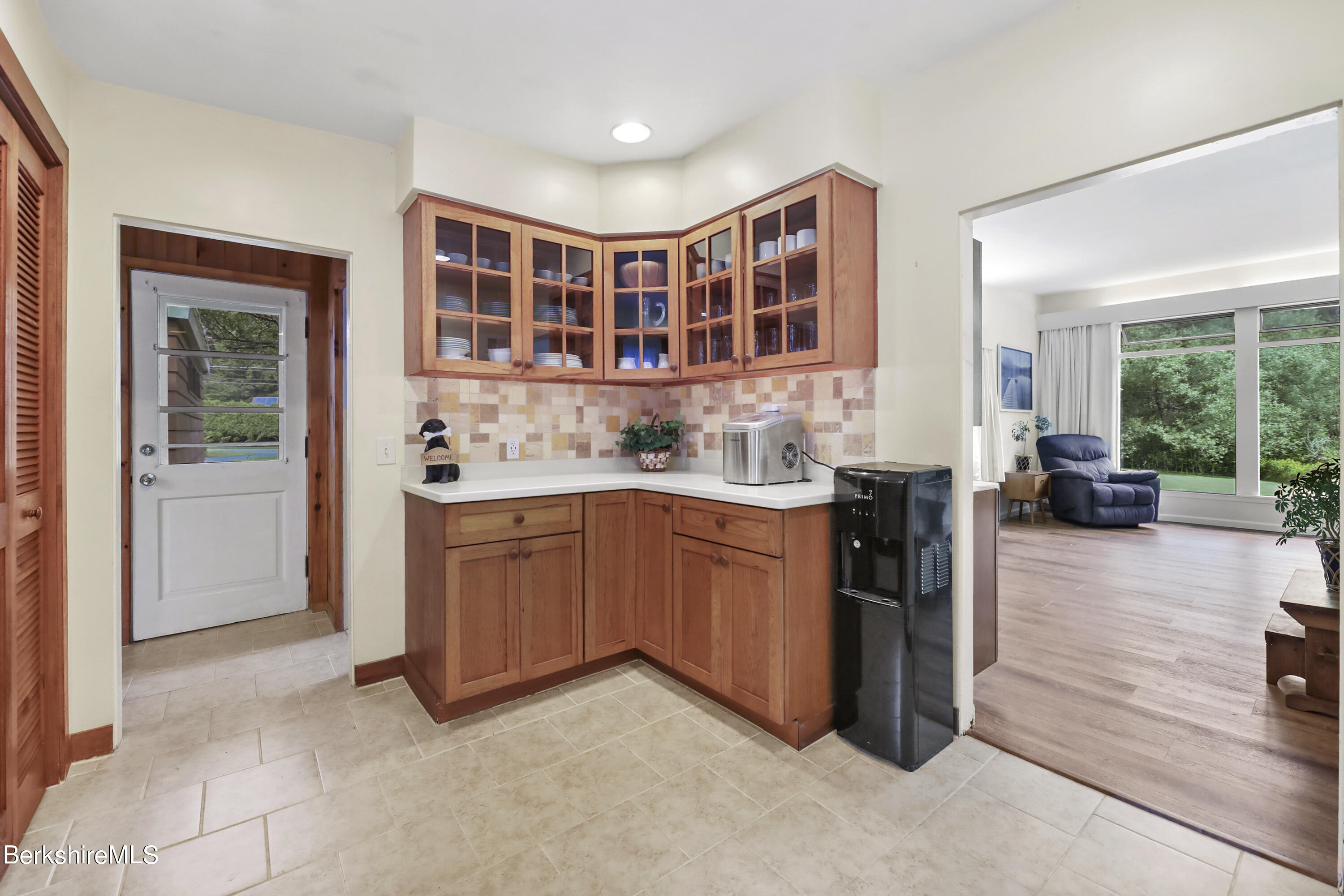145 East New Lenox Road Pittsfield, MA 01201 - Photo 19 of 48 110 Kitchen