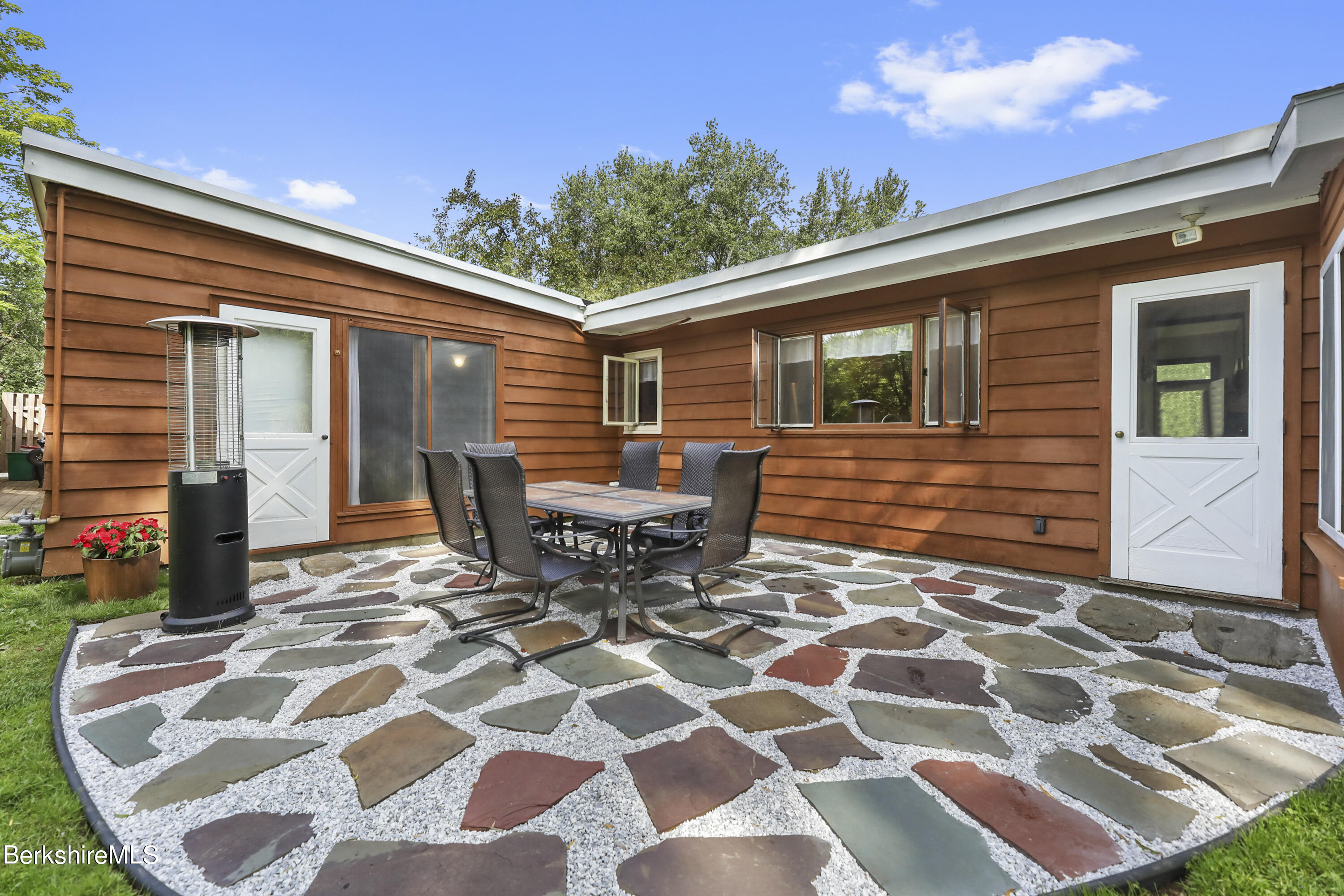 145 East New Lenox Road Pittsfield, MA 01201 - Photo 32 of 48 185 Patio