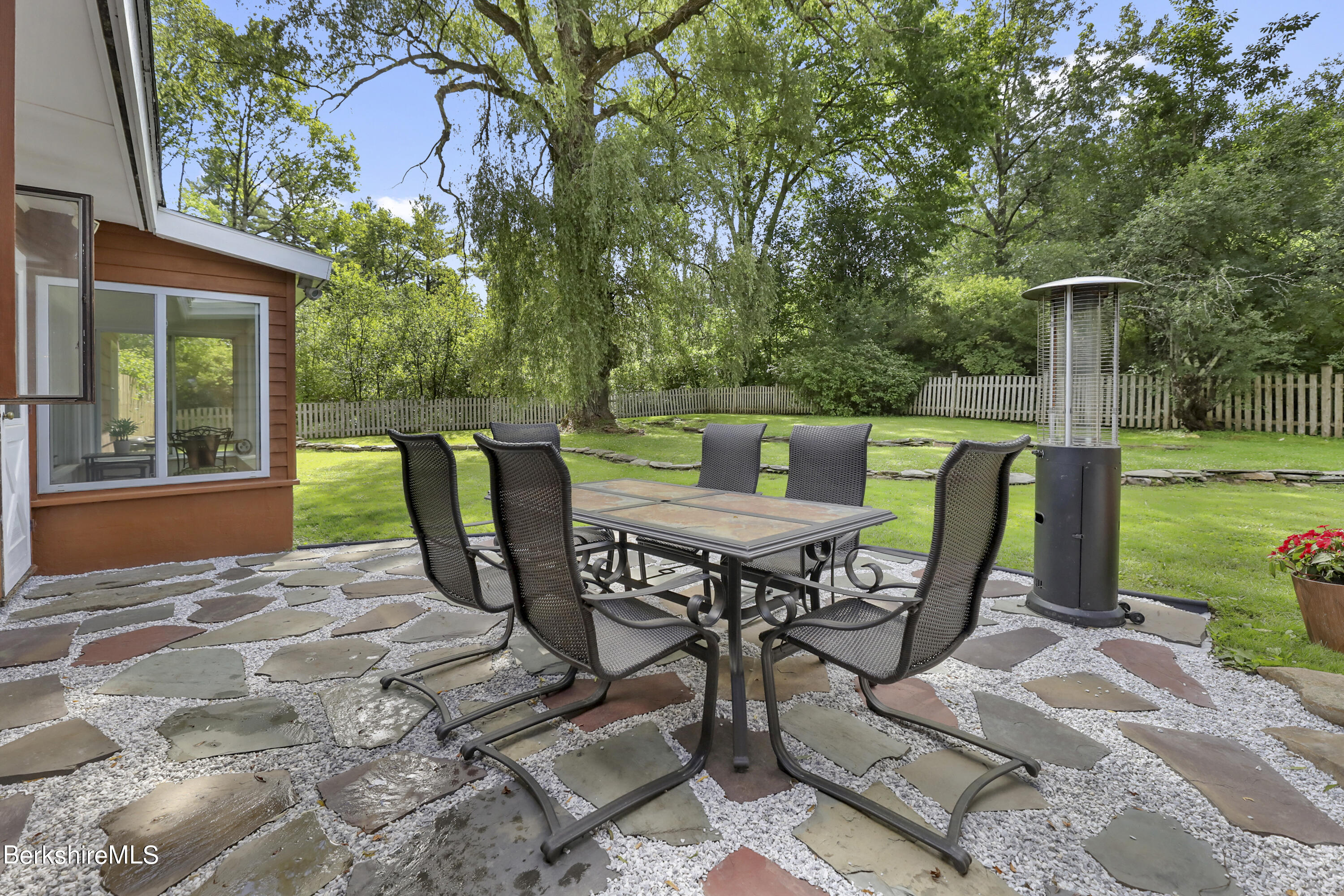 145 East New Lenox Road Pittsfield, MA 01201 - Photo 33 of 48 190 Patio