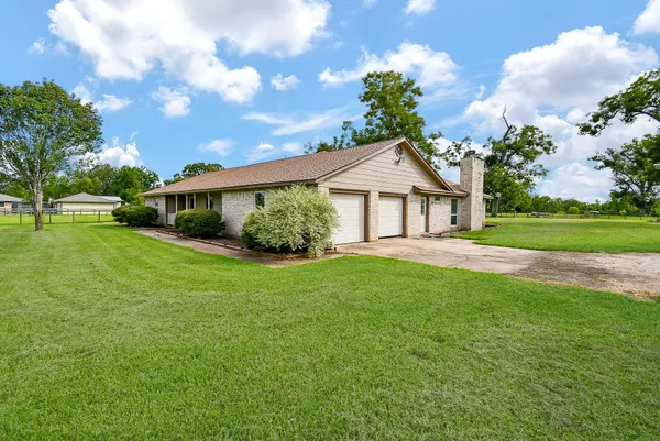 $796,000 | 3818 County Road 36, Angleton, TX 77515