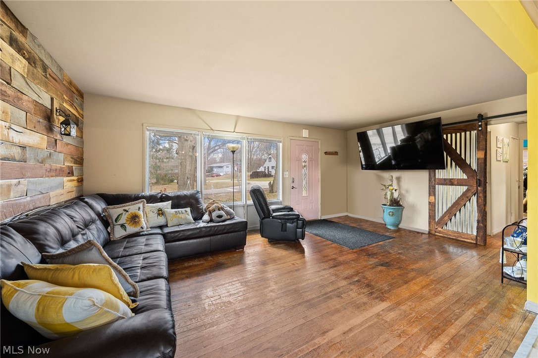 915 Middlebury Road Kent, OH 44240 - Photo 5 of 26 Gallery Image 5