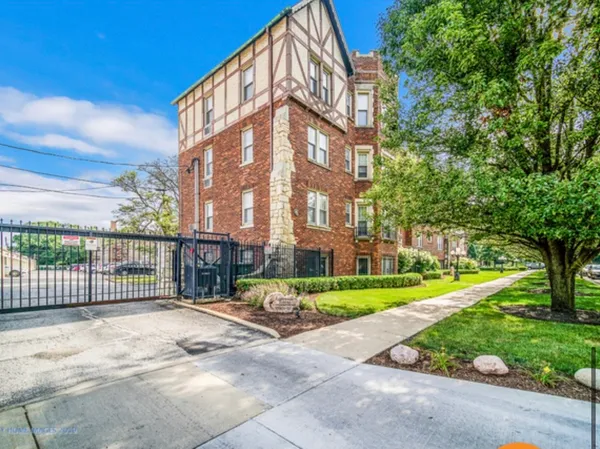 $2,500 | 10913 South Longwood Drive, Unit 3, Chicago, IL 60643