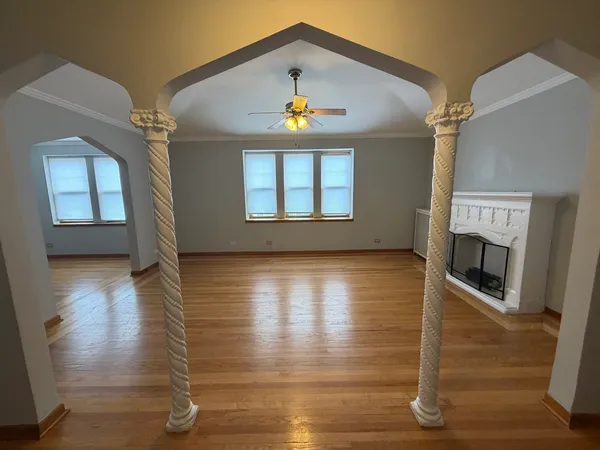 $2,500 | 10913 South Longwood Drive, Unit 3, Chicago, IL 60643