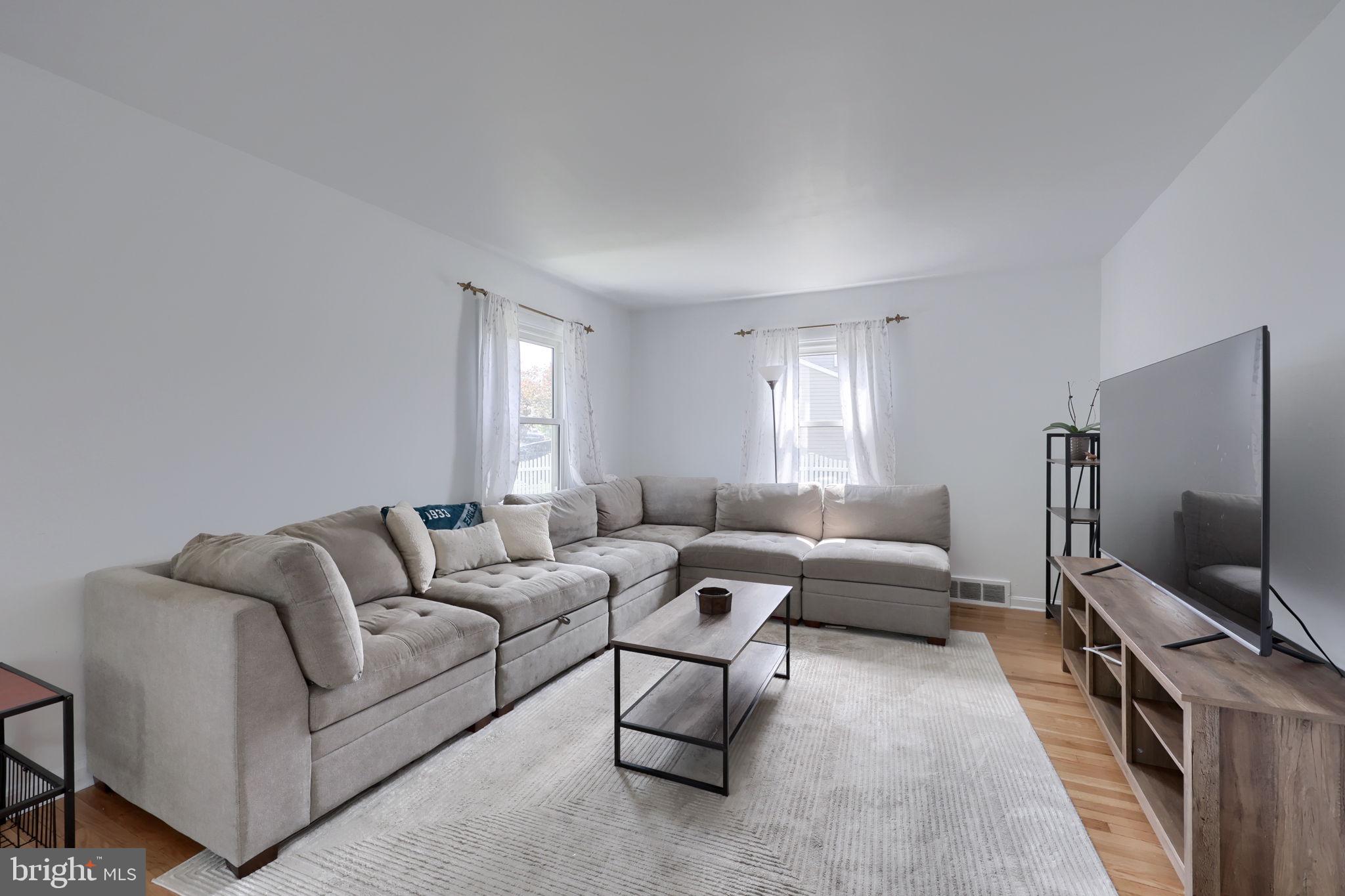 1604 Robert Road Lancaster, PA 17601 - Photo 5 of 36