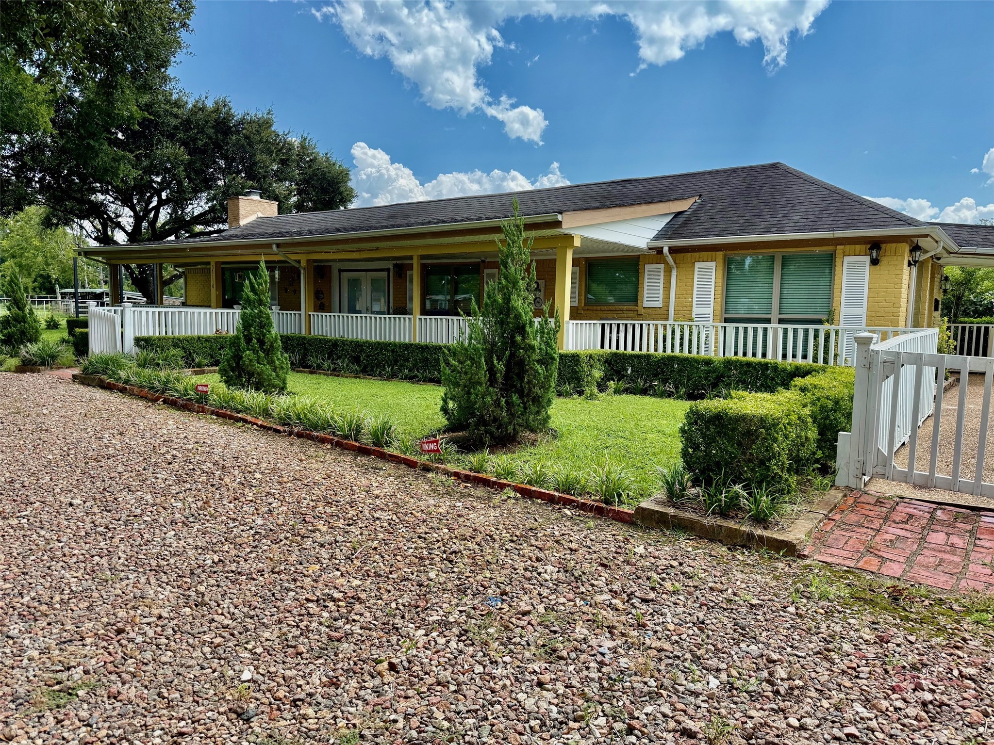 37110 Donigan Road Brookshire, TX 77423 - Photo 2 of 43 a view of house with a garden