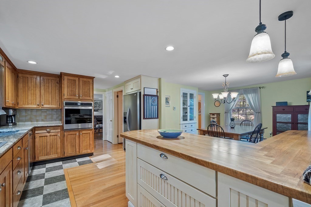23 Oneida Road Acton, MA 01720 - Photo 5 of 34 Gallery Image 5