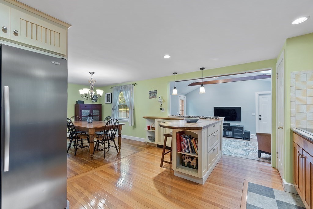 23 Oneida Road Acton, MA 01720 - Photo 8 of 34 Gallery Image 8
