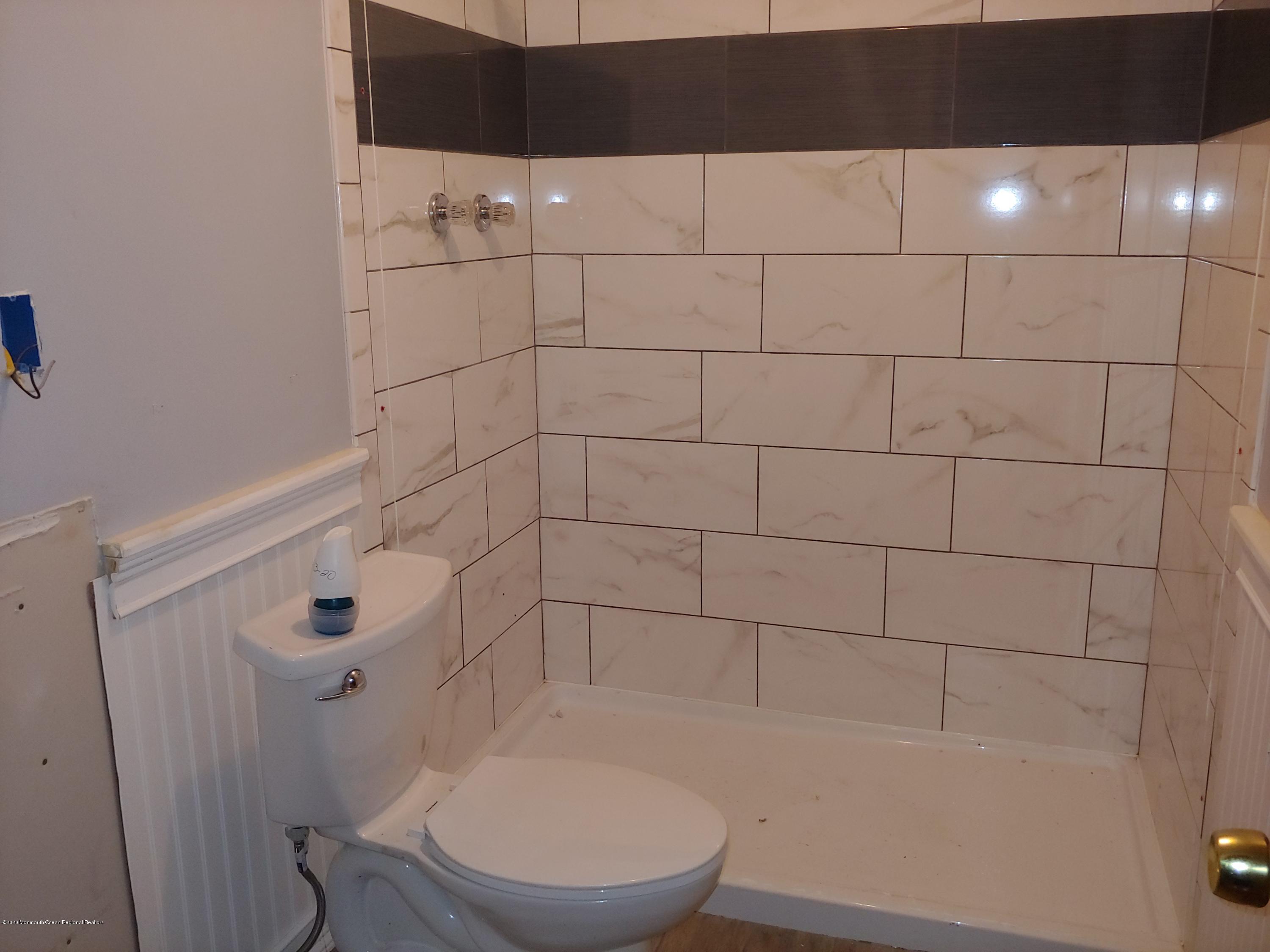 1143 Roe Avenue, Unit 1145 Point Pleasant, NJ 08742 - Photo 5 of 20 20200805_084346