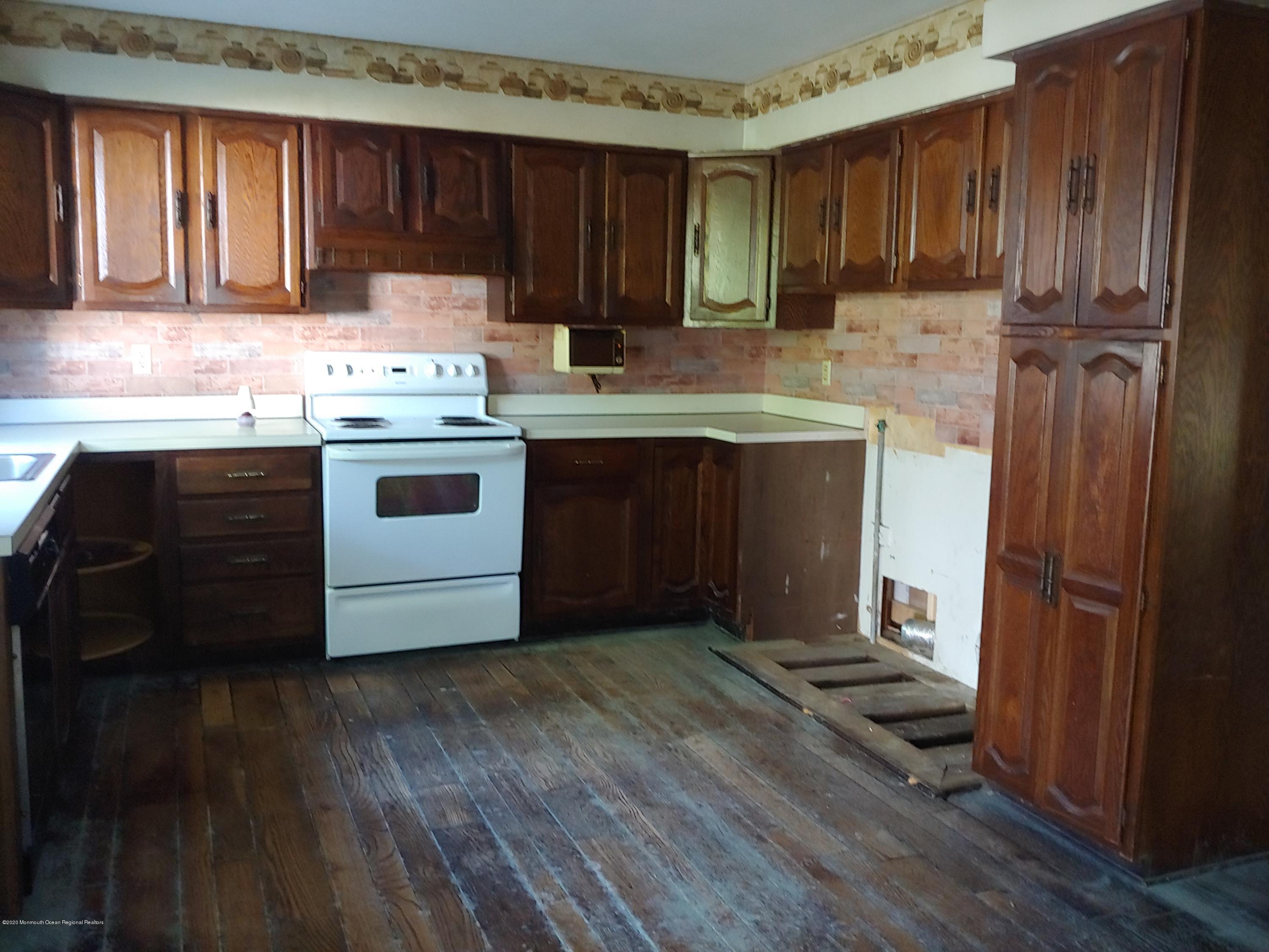 1143 Roe Avenue, Unit 1145 Point Pleasant, NJ 08742 - Photo 6 of 20 20200805_084653