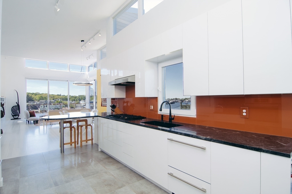 11 Wall Street, Unit R Gloucester, MA 01930 - Photo 11 of 32