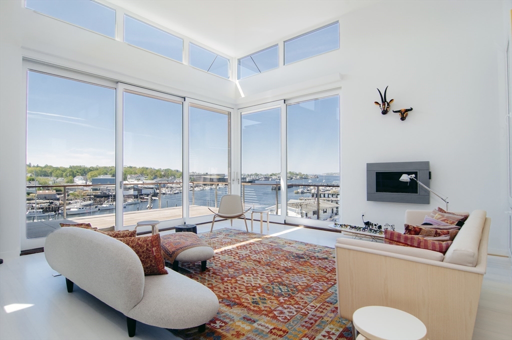 11 Wall Street, Unit R Gloucester, MA 01930 - Photo 5 of 32