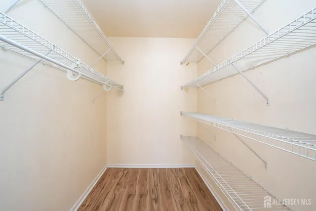 $385,000 | 513 Waterford Drive, Edison, NJ 08817