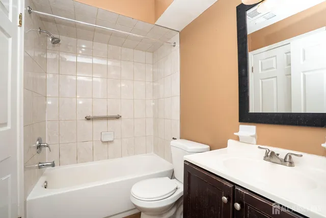 $385,000 | 513 Waterford Drive, Edison, NJ 08817