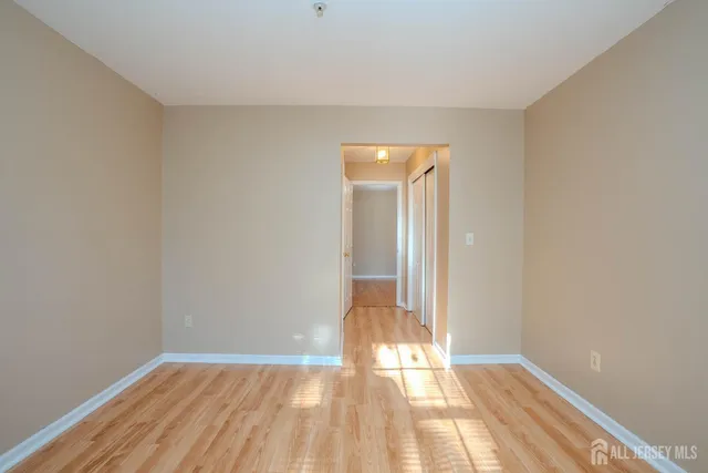 $385,000 | 513 Waterford Drive, Edison, NJ 08817